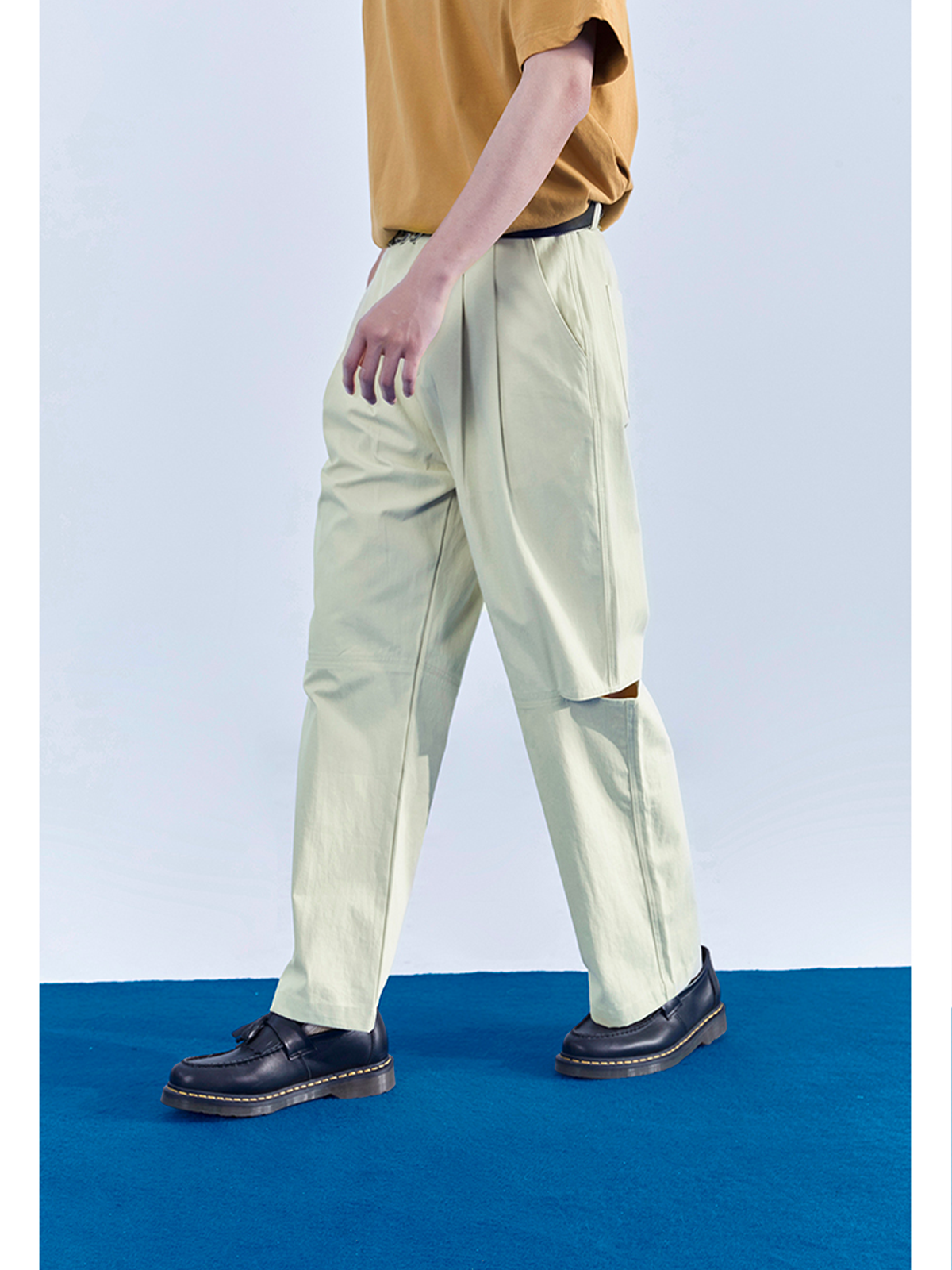 SS23 Movible Cut Retro Pants - Mentmate