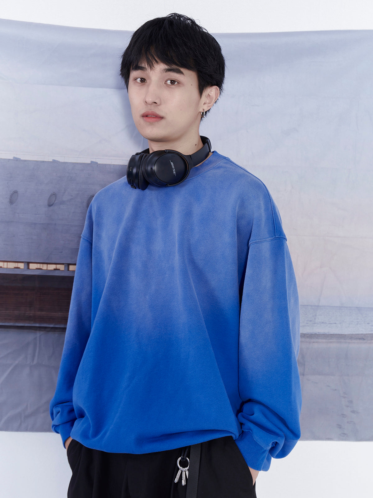 Washed Gradient Round Neck Sweatshirt