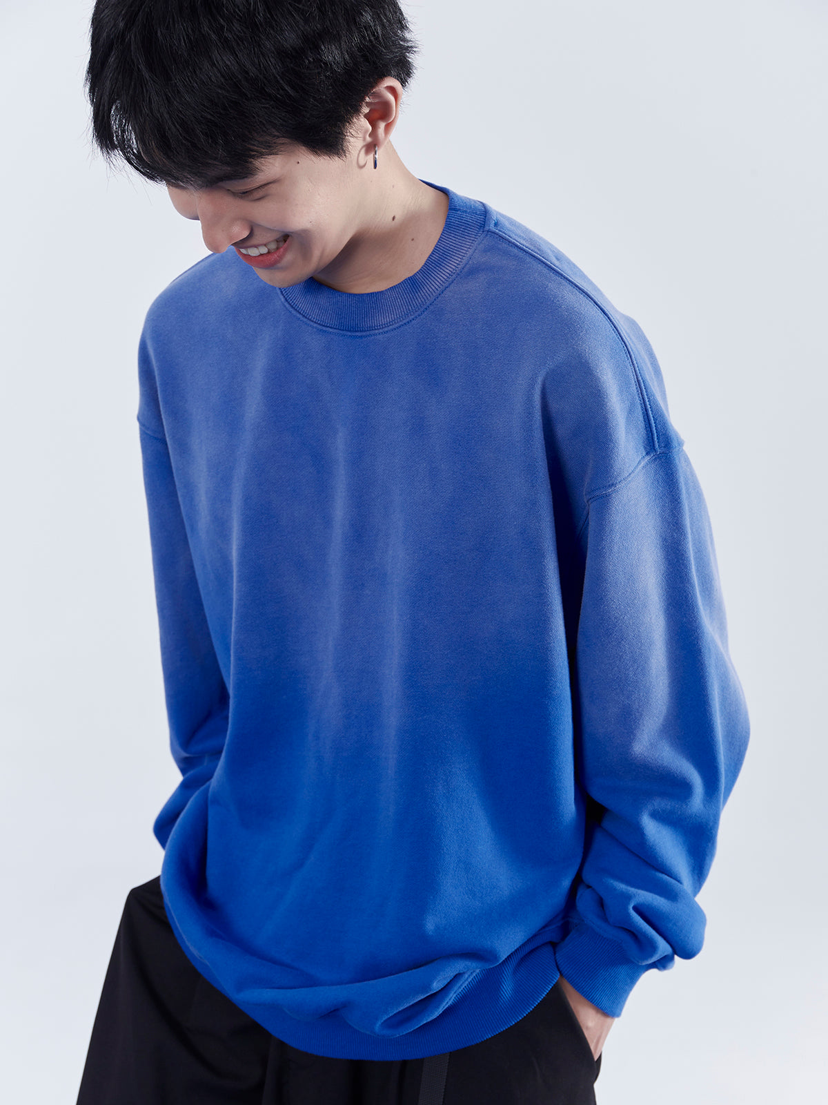 Washed Gradient Round Neck Sweatshirt